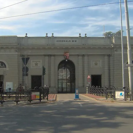 Corso Cavour Di Paola * La Spezia